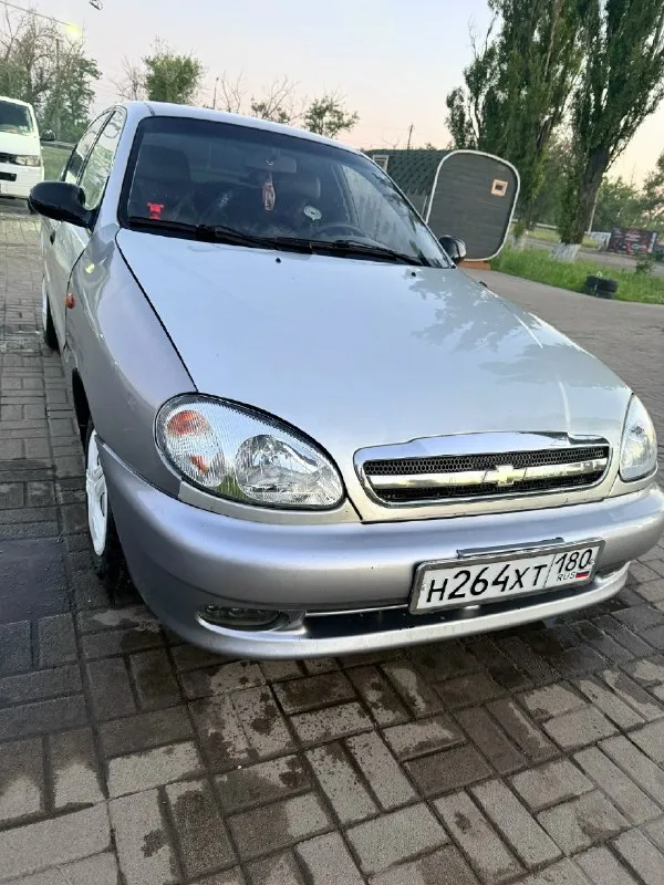 ✏ 🚗 продам chevrolet lanos 1.5, 2008 г. в. техническое состояние: «сел и поехал». я — хозяйка, машина полностью обслужена по ходовой части. 📚 что было сделано (владею полгода): • техническое обслуживание: масло и фильтры менялись меньше тысячи километров назад. • ✅ поварены пороги. • ✅ новые фары (установлены led-лампы). • ✅ новое сцепление (прошло всего 3 тыс. км). • ✅ заменены тормозные цилиндры, колодки и установлены новые шрусы. • ✅ установлены новые: аккумулятор, генератор, выхлопная система и все датчики. пробег: 190 тыс. км. комплектация: в подарок отдам комплект зимней резины( отъездила месяц на ней), дополнительные зеркала и трос ручника. внешний вид — на фото. с документами полный порядок, любое переоформление. причина продажи покупка другого автомобиля. машина находится в шахтерске. цена: 250 т. + разумный торг. пишите/звоните, отвечу на все вопросы! 📞+79497122531 📞 звоните: +7(949)7122531 - фотография - 1