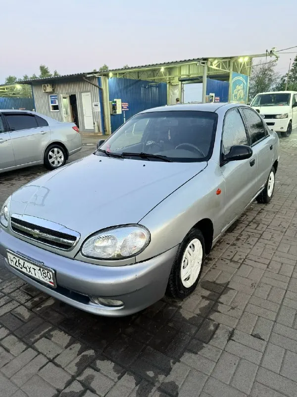 ✏ 🚗 продам chevrolet lanos 1.5, 2008 г. в. техническое состояние: «сел и поехал». я — хозяйка, машина полностью обслужена по ходовой части. 📚 что было сделано (владею полгода): • техническое обслуживание: масло и фильтры менялись меньше тысячи километров назад. • ✅ поварены пороги. • ✅ новые фары (установлены led-лампы). • ✅ новое сцепление (прошло всего 3 тыс. км). • ✅ заменены тормозные цилиндры, колодки и установлены новые шрусы. • ✅ установлены новые: аккумулятор, генератор, выхлопная система и все датчики. пробег: 190 тыс. км. комплектация: в подарок отдам комплект зимней резины( отъездила месяц на ней), дополнительные зеркала и трос ручника. внешний вид — на фото. с документами полный порядок, любое переоформление. причина продажи покупка другого автомобиля. машина находится в шахтерске. цена: 250 т. + разумный торг. пишите/звоните, отвечу на все вопросы! 📞+79497122531 📞 звоните: +7(949)7122531 - фотография - 2