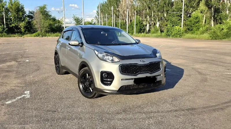 Продается kia sportage 2017 года выпуска с пробегом 143 000 км. 🚗🛣️ • автомобиль оснащен 2-литровым бензиновым двигателем и автоматической коробкой передач. ⛽⚙️ • цена составляет 1.730.000, возможен торг. 💰🤝 • автомобиль находится в идеальном состоянии, полностью соответствует фотографиям, имеет родной окрас и идеальную техническую часть. ✨📸💯 • , коробка передач и подвеска работают отлично. 🕹️🔥🅿️💡🖥️🎶☔ • техосмотр пройден, возможен любой вид оформления и обмен. 📝🔄 • осмотр автомобиля проводится в городе донецк. 📍🏙️ +79495905326 +79885860906мах 📲 tg: с_e 📞 звоните: +7(949)5905326 - фотография - 1
