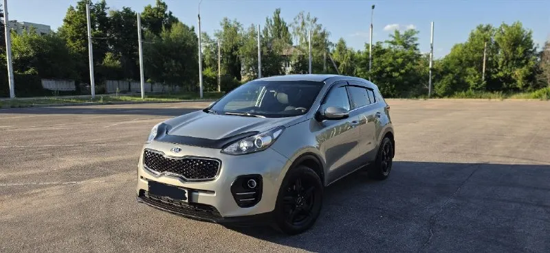 Продается kia sportage 2017 года выпуска с пробегом 143 000 км. 🚗🛣️ • автомобиль оснащен 2-литровым бензиновым двигателем и автоматической коробкой передач. ⛽⚙️ • цена составляет 1.730.000, возможен торг. 💰🤝 • автомобиль находится в идеальном состоянии, полностью соответствует фотографиям, имеет родной окрас и идеальную техническую часть. ✨📸💯 • , коробка передач и подвеска работают отлично. 🕹️🔥🅿️💡🖥️🎶☔ • техосмотр пройден, возможен любой вид оформления и обмен. 📝🔄 • осмотр автомобиля проводится в городе донецк. 📍🏙️ +79495905326 +79885860906мах 📲 tg: с_e 📞 звоните: +7(949)5905326 - фотография - 2