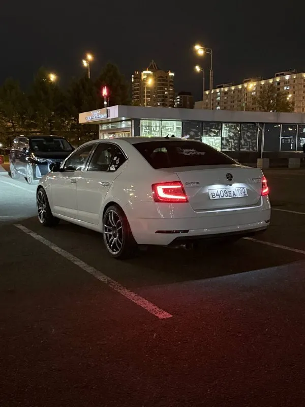 Продам свою любимую skoda octavia a7 fl 2017г.1.8 турбо в практичном белом цвете с мотором, в очень хорошей комплектации(черный потолок, мультируль 3 спицы, заводские ковши, full led адаптивный свет, подстветки зеркал, ног, карт дверей). Из доработок установлен безкат выхлоп с регулировкой в ателье атм, пропил на впуске, и залит е2 стейдж 1. Цепь 4.5 зуба, помпа новая. В мотор только motul, жора масла нет. Цену вижу 1.75млн, торг уместен. Пробег 195к (увеличивается). Быстрым в подарок полный бак аи100
Телефон +79493348269
📲 Tg: @volatilesix
📞 +7(949)3348269
📲 Tg: @volatilesix
📞 Звоните: +7(949)3348269 - фотография - 3