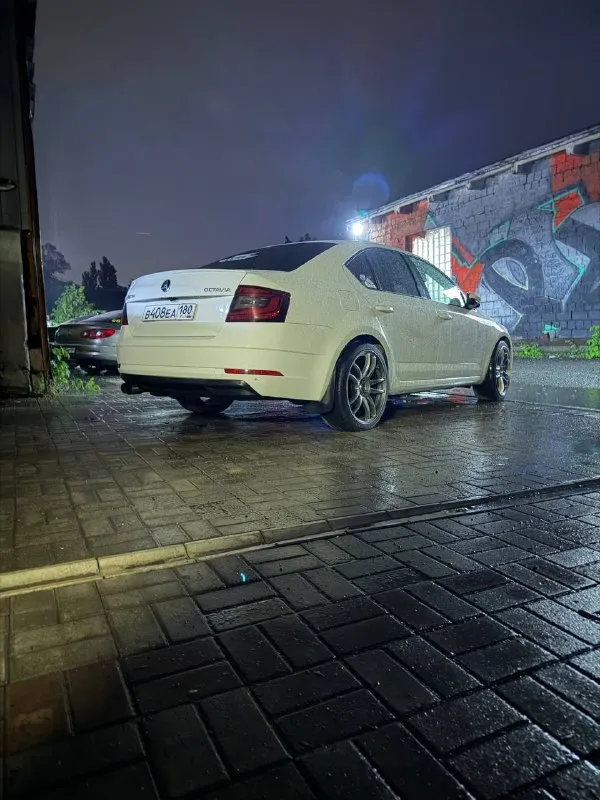 Продам свою любимую skoda octavia a7 fl 2017г.1.8 турбо в практичном белом цвете с мотором, в очень хорошей комплектации(черный потолок, мультируль 3 спицы, заводские ковши, full led адаптивный свет, подстветки зеркал, ног, карт дверей). Из доработок установлен безкат выхлоп с регулировкой в ателье атм, пропил на впуске, и залит е2 стейдж 1. Цепь 4.5 зуба, помпа новая. В мотор только motul, жора масла нет. Цену вижу 1.75млн, торг уместен. Пробег 195к (увеличивается). Быстрым в подарок полный бак аи100
Телефон +79493348269
📲 Tg: @volatilesix
📞 +7(949)3348269
📲 Tg: @volatilesix
📞 Звоните: +7(949)3348269 - фотография - 5