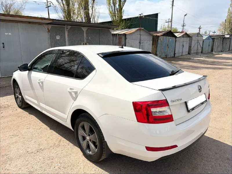 Skoda octavia а7 2015г. 1.4 а. Т tsi (150 л. С) пробег 146000 км. Авто в отличном состоянии, ухоженный и обслуженный. В такси и каршеринге не работал! Надежный и экономичный мотор, сухой без единого запотевания, работает идеально масло не ест от слова совсем! Расход 6л. Акпп 7-ст. (dsg) переключает четко без нареканий. По электрике без ошибок, работает каждая кнопка! Кузов в идеальном состоянии без сколов и царапин, ржавчина отсутствует совсем! Салон без дефектов и запахов! Кондиционер морозит! Два ключа, два комплекта колес. Тех осмотр пройден. Переоформление в мрэо.
Комплектация 🔥 abs, ebd, esp, курсовая устойчивость
✅Адаптивная оптика full led
✅Датчик света/дождя
✅Электропривод, эл. Регулировка и обогрев зеркал
✅Круиз контроль
✅Кожаный мульти руль с обогревом
✅Подогрев передних и задних сидений
✅Холодильник в бардачке
✅Двух зонный климат контроль
✅Датчики давления шин
✅Парковочный ассистент
✅Жк монитор, usb, bluetooth
Осмотр в луганске
+79595367964
1.400.000Руб - фотография - 2