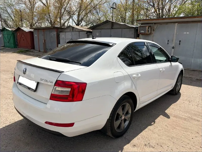 Skoda octavia а7 2015г. 1.4 а. Т tsi (150 л. С) пробег 146000 км. Авто в отличном состоянии, ухоженный и обслуженный. В такси и каршеринге не работал! Надежный и экономичный мотор, сухой без единого запотевания, работает идеально масло не ест от слова совсем! Расход 6л. Акпп 7-ст. (dsg) переключает четко без нареканий. По электрике без ошибок, работает каждая кнопка! Кузов в идеальном состоянии без сколов и царапин, ржавчина отсутствует совсем! Салон без дефектов и запахов! Кондиционер морозит! Два ключа, два комплекта колес. Тех осмотр пройден. Переоформление в мрэо.
Комплектация 🔥 abs, ebd, esp, курсовая устойчивость
✅Адаптивная оптика full led
✅Датчик света/дождя
✅Электропривод, эл. Регулировка и обогрев зеркал
✅Круиз контроль
✅Кожаный мульти руль с обогревом
✅Подогрев передних и задних сидений
✅Холодильник в бардачке
✅Двух зонный климат контроль
✅Датчики давления шин
✅Парковочный ассистент
✅Жк монитор, usb, bluetooth
Осмотр в луганске
+79595367964
1.400.000Руб - фотография - 4