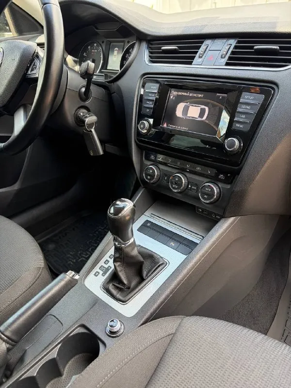 Skoda octavia а7 2015г. 1.4 а. Т tsi (150 л. С) пробег 146000 км. Авто в отличном состоянии, ухоженный и обслуженный. В такси и каршеринге не работал! Надежный и экономичный мотор, сухой без единого запотевания, работает идеально масло не ест от слова совсем! Расход 6л. Акпп 7-ст. (dsg) переключает четко без нареканий. По электрике без ошибок, работает каждая кнопка! Кузов в идеальном состоянии без сколов и царапин, ржавчина отсутствует совсем! Салон без дефектов и запахов! Кондиционер морозит! Два ключа, два комплекта колес. Тех осмотр пройден. Переоформление в мрэо.
Комплектация 🔥 abs, ebd, esp, курсовая устойчивость
✅Адаптивная оптика full led
✅Датчик света/дождя
✅Электропривод, эл. Регулировка и обогрев зеркал
✅Круиз контроль
✅Кожаный мульти руль с обогревом
✅Подогрев передних и задних сидений
✅Холодильник в бардачке
✅Двух зонный климат контроль
✅Датчики давления шин
✅Парковочный ассистент
✅Жк монитор, usb, bluetooth
Осмотр в луганске
+79595367964
1.400.000Руб - фотография - 7