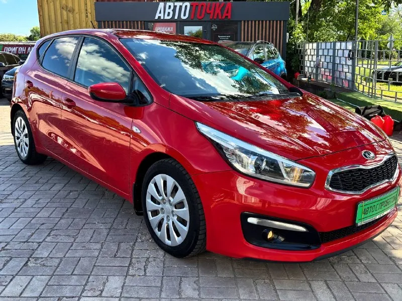 🚘kia ceed двигатель:1.6 ⛽️вид топлива:бензин ⚙️кпп:мкпп 6ст кузов:хетчбэк пробег: 256.000км 📅год выпуска: 2015 💰цена: 930.000 руб •усилитель руля. •эл стеклоподъёмники •мультимедиа •кондиционер❄️ 🚘автосалон автото4ка продажа возможна : ✅наличный расчет ✅безналичный ✅кредит по 2 документам 9️⃣4️⃣9️⃣5️⃣1️⃣1️⃣1️⃣1️⃣5️⃣6️⃣ 🌎находимся по адресу 📍г. мариуполь ул. макара мазая 4️⃣1️⃣ с 10.00 до18.00 - фотография - 1