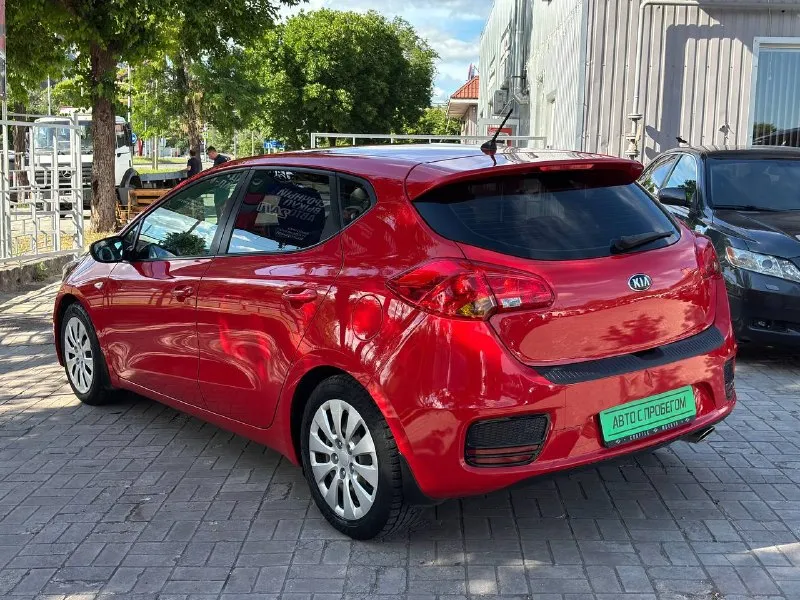 🚘kia ceed двигатель:1.6 ⛽️вид топлива:бензин ⚙️кпп:мкпп 6ст кузов:хетчбэк пробег: 256.000км 📅год выпуска: 2015 💰цена: 930.000 руб •усилитель руля. •эл стеклоподъёмники •мультимедиа •кондиционер❄️ 🚘автосалон автото4ка продажа возможна : ✅наличный расчет ✅безналичный ✅кредит по 2 документам 9️⃣4️⃣9️⃣5️⃣1️⃣1️⃣1️⃣1️⃣5️⃣6️⃣ 🌎находимся по адресу 📍г. мариуполь ул. макара мазая 4️⃣1️⃣ с 10.00 до18.00 - фотография - 4