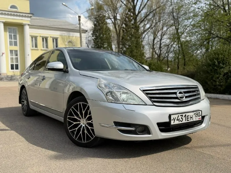Продам teana j32, 2008г. собственник. двигатель 3.5 (249 л. с. ) доналоговый. расхода масла нет совсем. кпп автомат! вариатор заменил на обычный автомат. двигатель и коробка работают хорошо. пробег 233 тысячи км. в двигателе масло idemitsu 5w30. заменил рулевую рейку, рулевые наконечники, подушки двигателя, стойки стабилизатора, пыльники шрусов, перебрал рычаги и еще очень много всего, денег на обслуживание не жалел, расскажу по телефону подробно. машина в очень хорошей комплектации: бесключевой доступ, кнопка старт-стоп, гур, климат контроль 2-х зонный, кожаный салон, память сидений, подогревы и вентиляция всех сидений, электропривод сидений, оттоманка(она же подножка)панорамная крыша, электрическая шторка, электроскладывание зеркал, мульти руль, камера заднего вида, музыка bose, dvd, датчик света, abs, vdc, информативный бортовой компьютер. 2 комплекта колёс: r18 на летней резине и r17 на зимней. авто находится в макеевке. цена 980 тысяч рублей. торг у авто! +7 ( 📞 звоните: +7(949)8391710 - фотография - 2