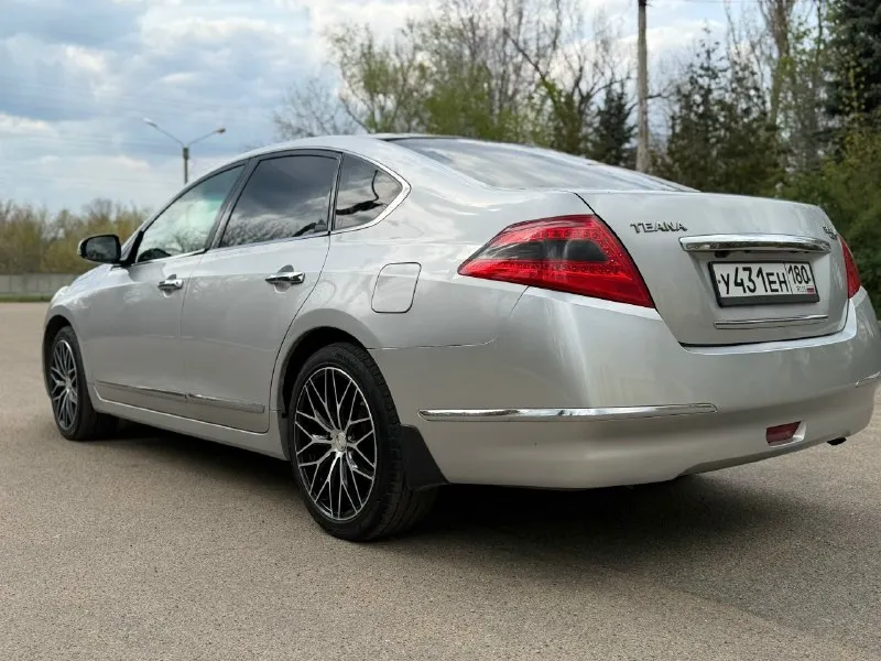 Продам teana j32, 2008г. собственник. двигатель 3.5 (249 л. с. ) доналоговый. расхода масла нет совсем. кпп автомат! вариатор заменил на обычный автомат. двигатель и коробка работают хорошо. пробег 233 тысячи км. в двигателе масло idemitsu 5w30. заменил рулевую рейку, рулевые наконечники, подушки двигателя, стойки стабилизатора, пыльники шрусов, перебрал рычаги и еще очень много всего, денег на обслуживание не жалел, расскажу по телефону подробно. машина в очень хорошей комплектации: бесключевой доступ, кнопка старт-стоп, гур, климат контроль 2-х зонный, кожаный салон, память сидений, подогревы и вентиляция всех сидений, электропривод сидений, оттоманка(она же подножка)панорамная крыша, электрическая шторка, электроскладывание зеркал, мульти руль, камера заднего вида, музыка bose, dvd, датчик света, abs, vdc, информативный бортовой компьютер. 2 комплекта колёс: r18 на летней резине и r17 на зимней. авто находится в макеевке. цена 980 тысяч рублей. торг у авто! +7 ( 📞 звоните: +7(949)8391710 - фотография - 3