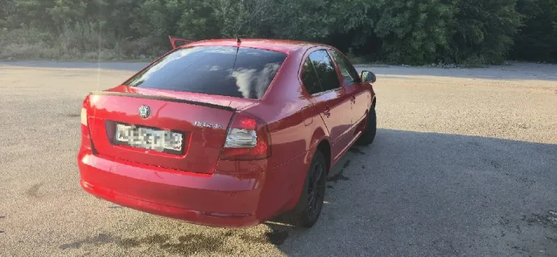 Продам skoda octavia 1.6 2009г. В. Мкпп родной пробег 198000 км. По технической части авто полностью обслужено, по кузову сколы и мелочи(гнили нет)ввиду возраста. Состояние сел и поехал, каждый день на уверенном ходу, ни разу не подвела. Масло от замены до замены. Ходовая полностью перебралась в апреле этого года. 20к назад была замена грм. Колеса r16 и зима на дисках r15(новая). Новый компрессор кондиционера. Полное переоформление. Осмотр макеевка +79493544393 цена 830000 разумный торг
📞 Звоните: +7(949)3544393 - фотография - 2
