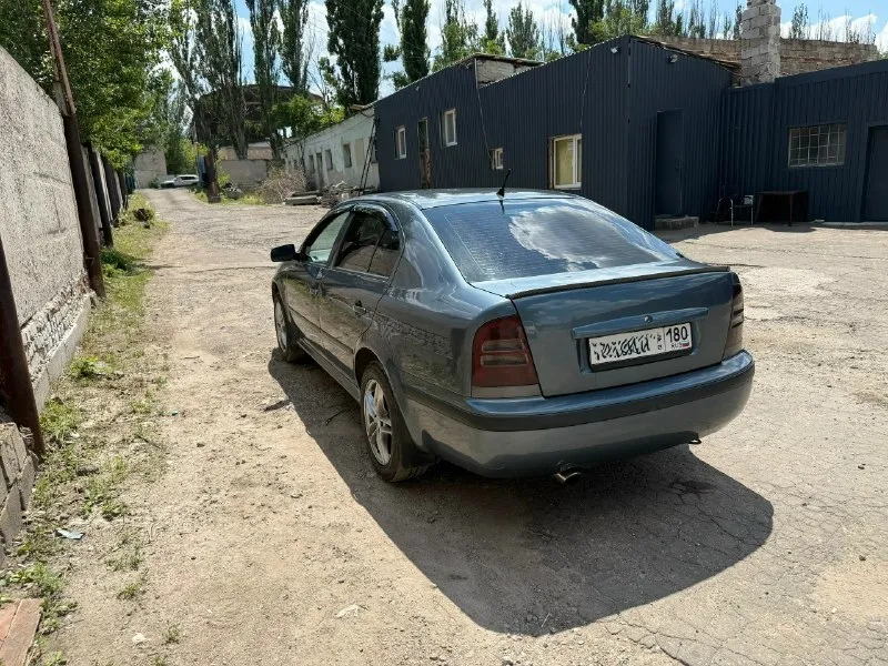✅Продам skoda octavia tour ✅год: 2008 ✅мотор: 1.8 турбо (150л. С) ✅коробка: механика ✅привод: передний ✅цена: 500 000₽ небольшой торг ✅номер:+79490816476 tг и макс ✅осмотр в донецке пробег 353538км владею год. Фары би лед (светят очень хорошо)с ангельскими глазками, стоит 4 динамика и буфер. Комплектация хорошая, гур,4эсп(с доводчиками), абс, подогревы зеркал, сидений, дисковые тормоза в круг, климат контроль(рабочий)холодит отлично. Поменяно много всего: рулевая рейка, задняя балка, сцепление, датчик распредвала, датчики детонации, пружины в круг, задние амортизаторы, все резинки, стойки стабилизатора и еще много всего. Китая не было никогда, ориг или хороший аналог. Мотор не троит, едет очень бодро, но присутствует расход масла, около 1литр на 1000км. Заменил турбину на новую (на старой была трещина в горячей части)в сборе фирмы borgwarner. По коробке нареканий нет. По кузову рыжики имеются так как это ваг и машина не новая, дно без дыр, целое.
📞 Звоните: +7(949)0816476 - фотография - 1