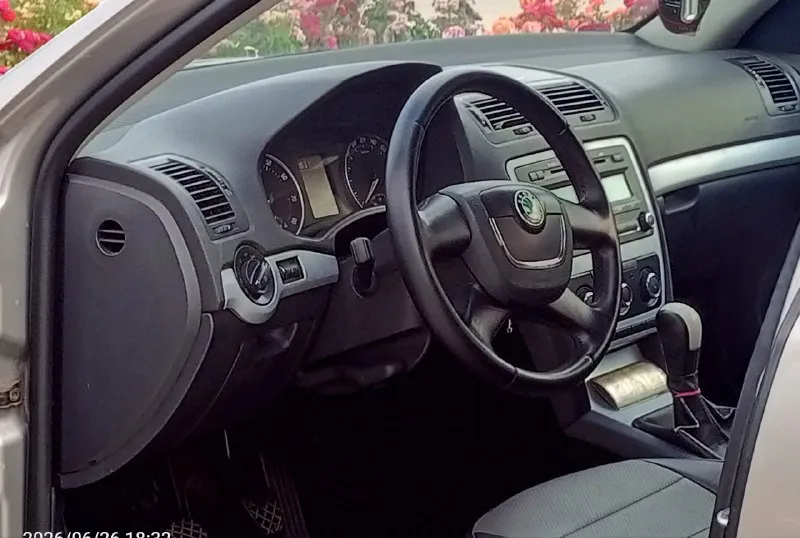 Skoda octavia a5
Рестайлинг
Год выпуска 2010
Автомобиль в хорошем состоянии
1.6 Самый надёжный
Не троит не дымит масло не ест!!!
Коробка механика без хрустов и т. Д
Ходовая вся обслужена
В общем автомобиль обслужен и вложений не требует!
Хорошая комплектация
Кондиционер (заправлен дует отлично )
Стеклоподъёмники
Подогрев сидений
Датчик света
Датчик дождя
Электро регулировка зеркал
2 Комплекта колес
И т. Д
С документами полный порядок
Юридически автомобиль чист
И готов к оформлению
Цена 815.000 торг реальному покупателю
Также рассмотрю варианты обмена
Остальные вопросы по тел
+79490843898
📲 Tg: петр
📞 Звоните: +7(949)0843898 - фотография - 8