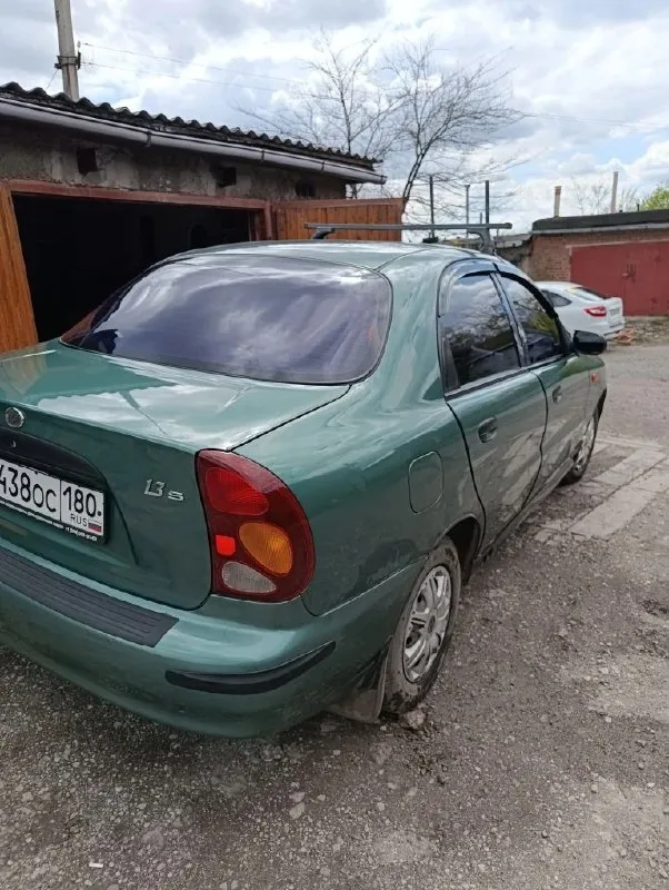 Продаётся заз сенс, 1,3. пробег 62000, год выпуска 2012. автомобиль в отличном состоянии, не гнилая, есть мелкие царапины. автомобиль с ручным управлением на полуавтомате. машина на ходу, всё работает. цена 400000 тысяч. рублей. т. +79494345525. макеевка. 📞 звоните: +7(949)4345525 - фотография - 1