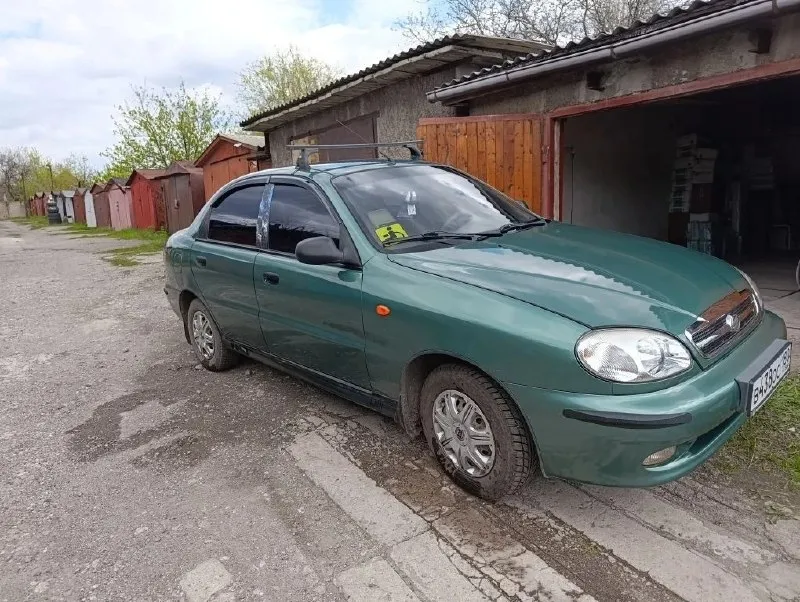 Продаётся заз сенс, 1,3. пробег 62000, год выпуска 2012. автомобиль в отличном состоянии, не гнилая, есть мелкие царапины. автомобиль с ручным управлением на полуавтомате. машина на ходу, всё работает. цена 400000 тысяч. рублей. т. +79494345525. макеевка. 📞 звоните: +7(949)4345525 - фотография - 2