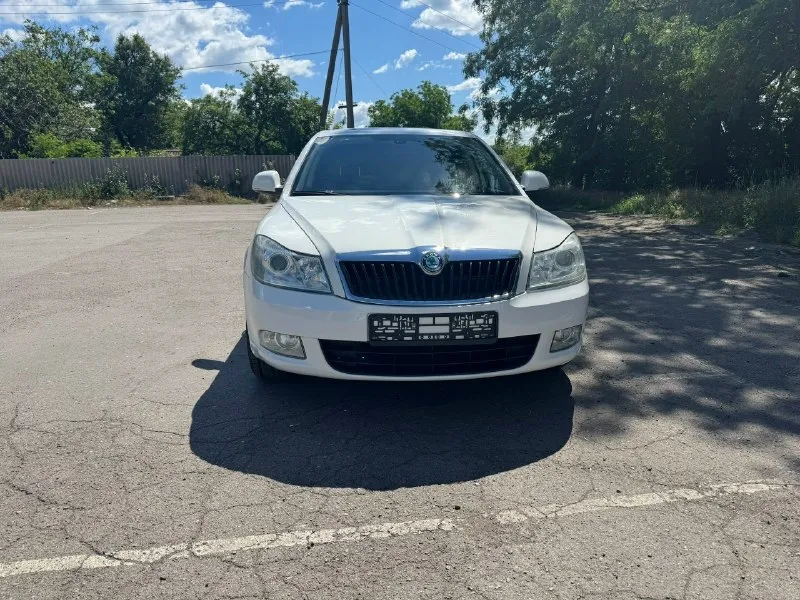 Продам ! Skoda octavia a5 ii(рестайлинг) 2013г. , двигатель 1.8 tsi ( автомат aisin) родной пробег 210 тыс ! Самая полная комплектация ! Авто в отличном состоянии kak внешне так и технически ! Без вложений ! Мотор, коробка, ходая, (на отлично ) ! Всегда все менялось вовремя ! На пробеге 210 тысяч было сделано большое то с заменой всех расходных частей ! Чистый аккуратный, не курящий салон. -линзованная оптика -датчик дождя, света -круиз контроль -климат контроль -музыка -паркторник задний ( заводской) -складывание зеркал -доводчики стекл -подсветка поворота -бортовой компьютер ( на русском) -подогрев сидений -колеса r 16 ( резина 23 года ) -abs, esp -безопасность 8 подушек готов на любые проверки ! Автомобиль в очень хорошем состоянии, эксплуатируется каждый день и не требует вложений! Осмотр в макеевке, цена 1150 000 руб. , 📞 79494680100
📞 Звоните: +7(949)4680100 - фотография - 1