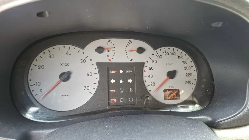 Продам renault логан 2003 года родной пробег 223 тыс. Км. 219 тыс. Км. Была замена сцепления, помбы, ремень грм 216 тыс. Км. Была замена тормозных дисков машина экономичная: город-8 литров, трасса-6 литров оцинкованная. Цена:400 тыс. Торг присутствует. +79493148318- эдуард +79494795758- анастасия
📞 Звоните: +7(949)3148318 - фотография - 6