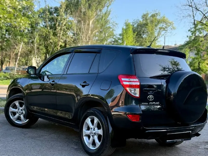 Toyota rav4
Год 2011 (рестайлинг)
Двигатель 2.0 бензин
Пробег 180000
Автоматическая коробка передач
Привод полный подключаемый
Автомобиль в идеальном состоянии, двигатель работает отлично без каких либо потеков, по коробке тоже без нареканий, по ходовой обслужена, салон в очень хорошем состоянии
Хорошая комплектация, двухзонный климат контроль, круиз, помощь при вождении, подключение полного привода, полный электро пакет, подогрев сидений, лобового и заднего стекла, а так же зеркал, парктроники, спорт режим, датчики света и дождя, эл регулировка зеркал и складывание, омыватель фар, большой сенсорный монитор, bluetooth aux, хорошая заводская акустика, отличные 17 колеса. И еще много чего!
Цена 1410000
Возможен торг
+7

📞 Звоните: +7(949)5035528 - фотография - 4