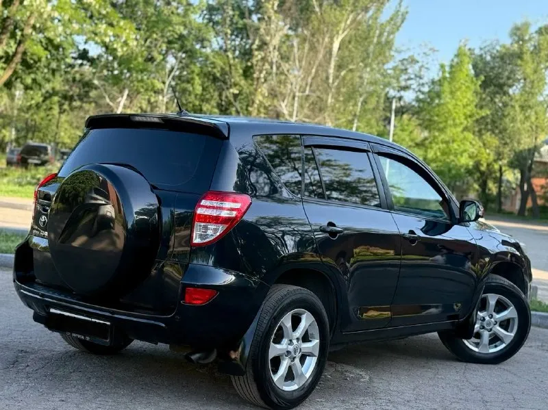 Toyota rav4
Год 2011 (рестайлинг)
Двигатель 2.0 бензин
Пробег 180000
Автоматическая коробка передач
Привод полный подключаемый
Автомобиль в идеальном состоянии, двигатель работает отлично без каких либо потеков, по коробке тоже без нареканий, по ходовой обслужена, салон в очень хорошем состоянии
Хорошая комплектация, двухзонный климат контроль, круиз, помощь при вождении, подключение полного привода, полный электро пакет, подогрев сидений, лобового и заднего стекла, а так же зеркал, парктроники, спорт режим, датчики света и дождя, эл регулировка зеркал и складывание, омыватель фар, большой сенсорный монитор, bluetooth aux, хорошая заводская акустика, отличные 17 колеса. И еще много чего!
Цена 1410000
Возможен торг
+7

📞 Звоните: +7(949)5035528 - фотография - 5
