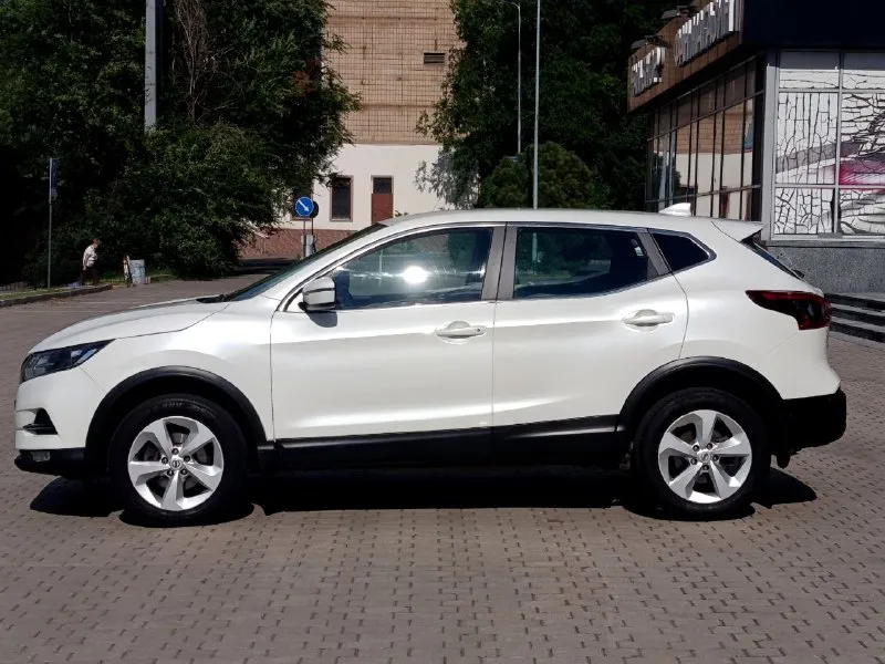 Nissan qashqai 2019
-Двигатель 2.0
-Кпп автомат
-Пробег 133000
-Цена 1.495000₽
-Донецк
-Тел: +79494676510
Автомобиль в отличном состоянии, с родным пробегом без дтп, в такси не использовался, 2 собственника, кузов без дефектов, по технической части вопросов нет полностью обслужен и готов к дальнейшей эксплуатации.
Красивый перламутровый цвет, комплектация: подогрев сидений руля зеркал, датчик света и дождя, диодная оптика, ,сенсорная мультимедиа с bluetooth usb aux, камера заднего вида, парктроник задний и передний, круиз-контроль, климат-контроль двухзонный, литые диски, электр. Ручник, эл. Складывания зеркал и т. Д
Осмотр в любое время, очень ухоженный автомобиль.
📲 Tg: т
📞 Звоните: +7(949)4676510 - фотография - 7
