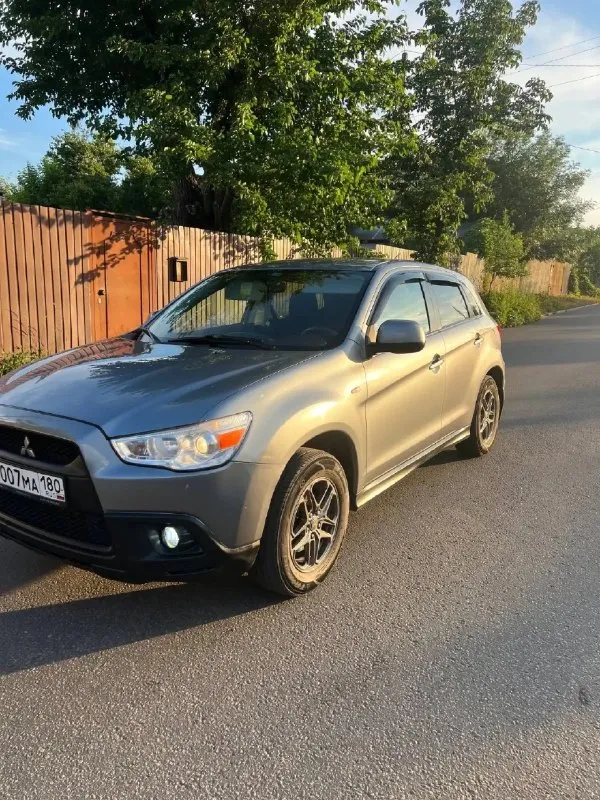 Mitsubishi asx
Год :2011
Объем :1.6
Кпп : механика

Комплектация:
4 Стекло подъемника
Подогрев сидений
Подогрев зеркал и стекол
Противотуманные фары
Сигнализация с авто запуском
Кондиционер заправлен
2 Ключа
2 Владельца
Зелёная автотека
Парктроник с камерой заднего вида
Новые диски
Новая летняя резина.

По авто :
Полностью обслужена
Вложений не требует
По кузову всё в отличном состоянии не гнили не корозий и даже признаков негде нет дно идеальное
При осмотре убедитесь сами :

Двигатель масло не есть от слова совсем.
Коробка идеально переключает мягко не вылетает не хрустит.

Приезжайте во всем убедитесь сами.

Документы чистые деогнамтическая карта есть !

Осмотр:
Город макеевка донецк
Цена 900000.

+79498340074
(Макс)
(Телеграм)
📞 🇷🇺 Звоните: +79498340074 - фотография - 1