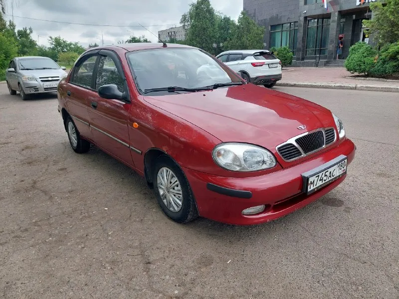 Продам дэо сенс 2006 года выпуска. Мотор бензиновый 1.3, кпп механика 5 ступеней, состояние автомобиля хорошее для своего возраста. Пробег 92000км. 2 комплекта шин и дисков. Г макеевка цена 250000 р +7949308114 - фотография - 3