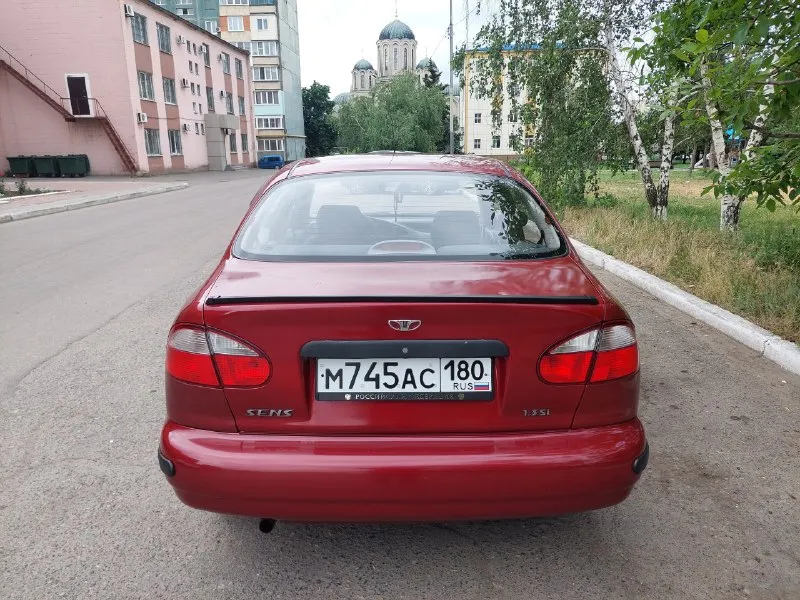 Продам дэо сенс 2006 года выпуска. Мотор бензиновый 1.3, кпп механика 5 ступеней, состояние автомобиля хорошее для своего возраста. Пробег 92000км. 2 комплекта шин и дисков. Г макеевка цена 250000 р +7949308114 - фотография - 5