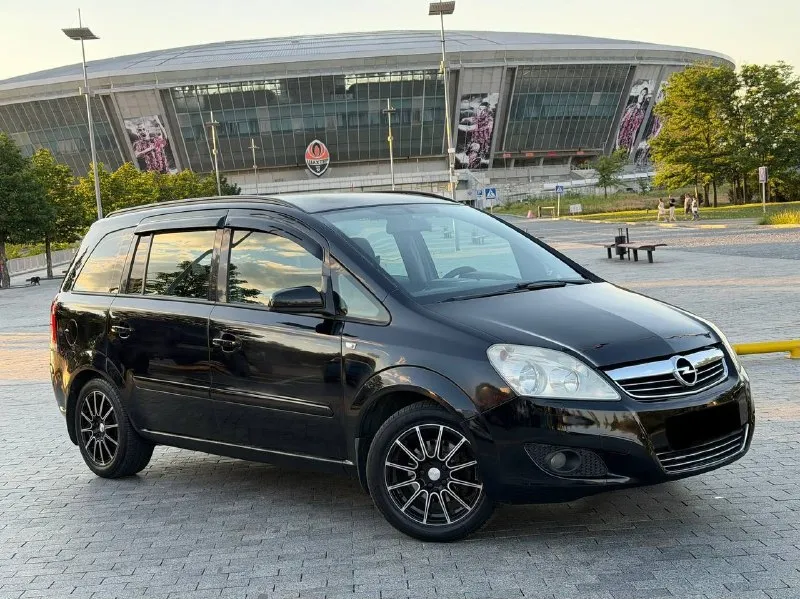 В продаже opel zafira b рестайлинг 2008 года выпуска!
Двигатель 1.8 бензин работает без нареканий обслужен от а до я, не давно было полное то все жидкости и фильтра заменены. Коробка обычная механика, все передачи на месте, сцепление новое. Ходовая часть без вопросов из не давнего были заменены колодки и тормозные диски в круг, стоит новая летняя резина на новых литых дисках!
Комплектация: электро регулировка зеркал, складывание зеркал, 2 эсп, климат контроль, туманки, 7 мест, мульти руль, подогревы сидений, круиз контроль и тд.
Юридически абсолютно чистый автомобиль возможен обмен и продажа в кредит!
Осмотр донецк
Цена: 690.000₽, торг
☎️ +7 (949) 339-39-10
📞 Звоните: +7(949)3393910 - фотография - 3