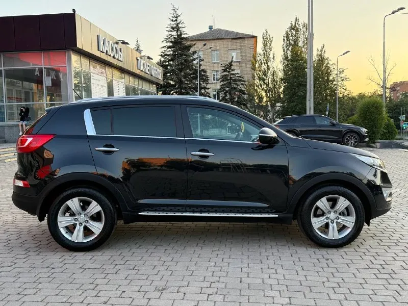 Продам kia sportage
2.0 Бензин
Год выпуска 2012
Состояние идеальное.
Без вмятин царапин
И рыжиков
Сервисные книги.
2 Ключа
В родном окрасе
Вложений не требует!
Любое оформление!
Салон не затертый не порваный
Авто полностью обслужена до мелочей
Работает ровно.
Коробка переключает идеально
Климат контроль работает
Все жидкости заменены!
Стекла все родные
Каждая кнопка работает)
Цена 1.190₽
+7-949-794-46-27
Остольные вопросы по телефону
Звоните в любое время.
📲 Tg: евгений
📞 Звоните: +7(949)7944627 - фотография - 3