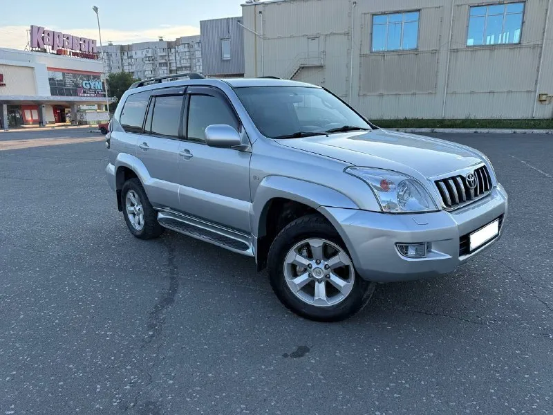 Toyota land cruiser 120 prado(рестайлинг) 2007 г, 7 местная.
Двигатель 4.0 бензин(газ пропан)вписан
Коробка обычный автомат.
Родной пробег —248 000 км.
Автомобиль в хорошем состоянии:
— Кузов ровный целый(без коррозии)стекла оригинальные.
— Двигатель работает ровно, без посторонних шумов и ошибок.
— Коробка передач переключается четко, ходовая без стуков.
— Полностью обслужен, не требует дополнительных вложений.
Второй комплект дисков с хорошей резиной, оригинальные toyota.
Документы в полном порядке, техосмотр пройден, продажа с полным оформлением.
Цена: 1.950 🍋руб.
Город: донецк.
Телефон: +7 949 371-08-26 (есть мах, telegram).
По запросу вышлем видеообзор автомобиля.
📞 Звоните: +7(949)3710826 - фотография - 2