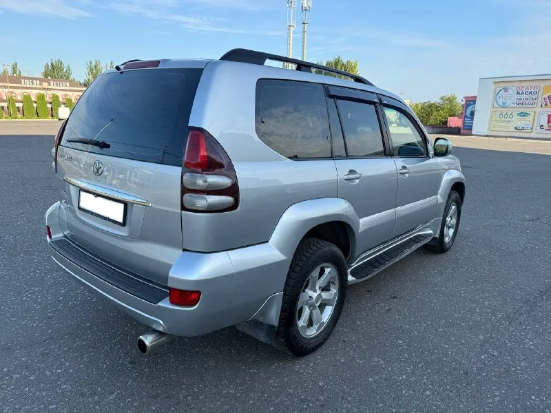 Toyota land cruiser 120 prado(рестайлинг) 2007 г, 7 местная.
Двигатель 4.0 бензин(газ пропан)вписан
Коробка обычный автомат.
Родной пробег —248 000 км.
Автомобиль в хорошем состоянии:
— Кузов ровный целый(без коррозии)стекла оригинальные.
— Двигатель работает ровно, без посторонних шумов и ошибок.
— Коробка передач переключается четко, ходовая без стуков.
— Полностью обслужен, не требует дополнительных вложений.
Второй комплект дисков с хорошей резиной, оригинальные toyota.
Документы в полном порядке, техосмотр пройден, продажа с полным оформлением.
Цена: 1.950 🍋руб.
Город: донецк.
Телефон: +7 949 371-08-26 (есть мах, telegram).
По запросу вышлем видеообзор автомобиля.
📞 Звоните: +7(949)3710826 - фотография - 5