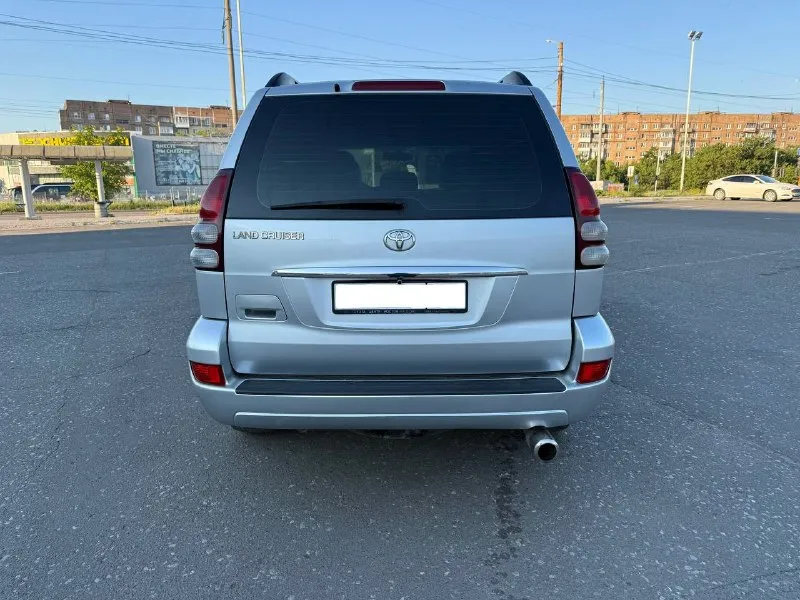 Toyota land cruiser 120 prado(рестайлинг) 2007 г, 7 местная.
Двигатель 4.0 бензин(газ пропан)вписан
Коробка обычный автомат.
Родной пробег —248 000 км.
Автомобиль в хорошем состоянии:
— Кузов ровный целый(без коррозии)стекла оригинальные.
— Двигатель работает ровно, без посторонних шумов и ошибок.
— Коробка передач переключается четко, ходовая без стуков.
— Полностью обслужен, не требует дополнительных вложений.
Второй комплект дисков с хорошей резиной, оригинальные toyota.
Документы в полном порядке, техосмотр пройден, продажа с полным оформлением.
Цена: 1.950 🍋руб.
Город: донецк.
Телефон: +7 949 371-08-26 (есть мах, telegram).
По запросу вышлем видеообзор автомобиля.
📞 Звоните: +7(949)3710826 - фотография - 6