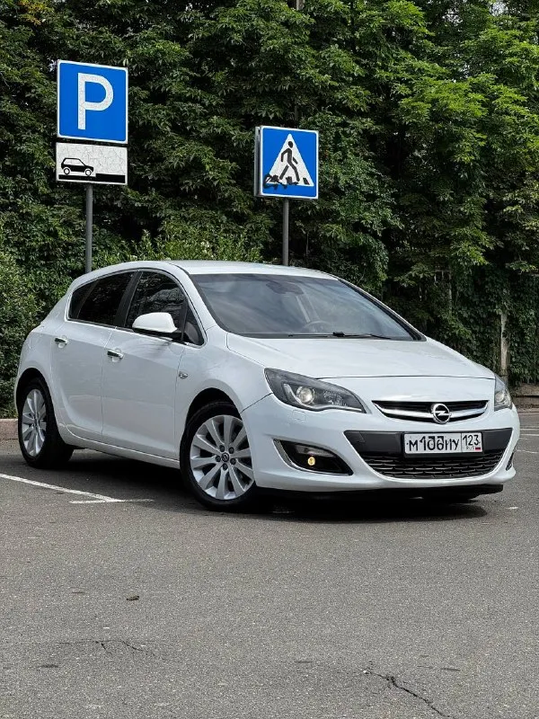Opel astra j cosmo at 1.4 turbo 2014 г. В.
Экслюзив‼️‼️‼️
Авто в самой максимальной комплектации, идеальном состоянии, зеленой автотекой(без дтп)
Пробег 94000км
Два ключа!!!
За весь период 2 владельца история по обслуживанию авто с первого дня владения со всеми подрядами и чеками предоставлю, автотеку скину!!
Состояние нового авто!!!
По комплектации
-Полный электропакет
-Серво/мультируль
-Подогрев сидений/руля/форсунок омывателя
-Двухзонный климат-контроль
-Круиз-контроль/лимитер
-Датчик света/дождя
-Зеркало с авто затемнением
-Задний парктроник
-Камера заднего вида
-Мультимедиа с максимальным дисплеем, навигацией, громкой связью, aux/bt/usb 9 динамиков
-Помощь при подьеме в гору
-Адоптивные ксеноновые фары afl (автодальний, заглядывают в повороты)
-Омыватели фар
-Штатная амбиентная подсветка
-Комбинированный салон кожа/ткань
-Замок на кпп
-Электроскладывания зеркал
Авто обслужено до мелочей!!!
-Замена всех фильтров и жидкостей !!
-Акпп полностью обслужено
-По ходовой части все перебрано (все новое!!!)
-Тормозные колодки, диски новые!!
Установлена новая летняя резина на штатных дисках r17
Автомобиль готов к долгой эксплуатации без вложений!!!
Стоимость 885 тыс. Руб.
Торг у капота!!!
Звоните +79495082418 (мах)
Тг вотсап +79493811593 - фотография - 1