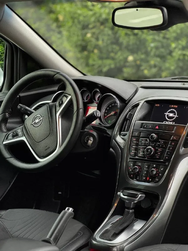 Opel astra j cosmo at 1.4 turbo 2014 г. В.
Экслюзив‼️‼️‼️
Авто в самой максимальной комплектации, идеальном состоянии, зеленой автотекой(без дтп)
Пробег 94000км
Два ключа!!!
За весь период 2 владельца история по обслуживанию авто с первого дня владения со всеми подрядами и чеками предоставлю, автотеку скину!!
Состояние нового авто!!!
По комплектации
-Полный электропакет
-Серво/мультируль
-Подогрев сидений/руля/форсунок омывателя
-Двухзонный климат-контроль
-Круиз-контроль/лимитер
-Датчик света/дождя
-Зеркало с авто затемнением
-Задний парктроник
-Камера заднего вида
-Мультимедиа с максимальным дисплеем, навигацией, громкой связью, aux/bt/usb 9 динамиков
-Помощь при подьеме в гору
-Адоптивные ксеноновые фары afl (автодальний, заглядывают в повороты)
-Омыватели фар
-Штатная амбиентная подсветка
-Комбинированный салон кожа/ткань
-Замок на кпп
-Электроскладывания зеркал
Авто обслужено до мелочей!!!
-Замена всех фильтров и жидкостей !!
-Акпп полностью обслужено
-По ходовой части все перебрано (все новое!!!)
-Тормозные колодки, диски новые!!
Установлена новая летняя резина на штатных дисках r17
Автомобиль готов к долгой эксплуатации без вложений!!!
Стоимость 885 тыс. Руб.
Торг у капота!!!
Звоните +79495082418 (мах)
Тг вотсап +79493811593 - фотография - 8