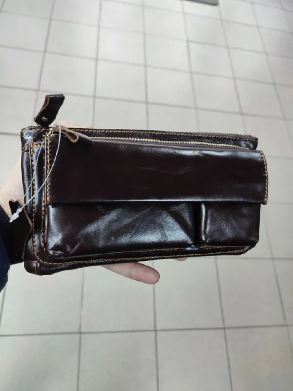 Описание: ⚡️продам сумку мужскую из натуральной кожи (новую) ✅ классная мужская сумка из натуральной кожи. удобная, имеет несколько отделений на замках. можно вешать на ремень или носить в руках как клатч или барсетку. материал: натуральная кожа. размер: 23 х 11 х 5,0 см. цвет: темно-коричневый. все вопросы по телефону. цена: 3395 руб. 📲 tg: александр клюев 📞🇷🇺звоните: +7 949 450 92 20 барахолка днр - фотография - 7