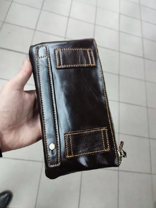 Описание: ⚡️продам сумку мужскую из натуральной кожи (новую) ✅ классная мужская сумка из натуральной кожи. удобная, имеет несколько отделений на замках. можно вешать на ремень или носить в руках как клатч или барсетку. материал: натуральная кожа. размер: 23 х 11 х 5,0 см. цвет: темно-коричневый. все вопросы по телефону. цена: 3395 руб. 📲 tg: александр клюев 📞🇷🇺звоните: +7 949 450 92 20 барахолка днр - фотография - 9