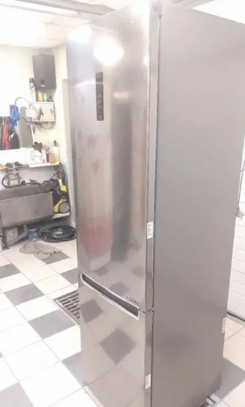 Описание: продам холодильник двухкамерный lg ga-b509smdz no frost. состояние отличное. в эксплуатации 2 года. полностью исправен. чистый без запаха. полностью комплектен. всё целое. высота: 203 см глубина: 68.4 см ширина: 59.5 см возможна доставка. цена: 15000 руб. 📲 tg: максим хвойнов 📞🇷🇺звоните: +79510495536 барахолка днр - фотография - 2