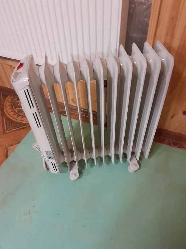 Описание: продается : 1)пылесос "самсунг"соостояние хорошее- 1,5 тыс; 2)масляные обогреватели,2 шт по -1,0 тыс. состояние хорошее небольшой торг. ленинский район. самовынос и самовывоз. оплата - наличный расчет!!! цена: 1000 руб. 📲 tg: антонина котенко 📞🇷🇺звоните: +7949507-04-39 барахолка днр - фотография - 2