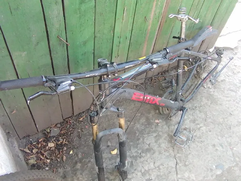 Описание: продам велосипед на запчасти рама и вилка в отличном состоянии. макеевка цена: 1500 руб. 📲 tg: 🔥 📞🇷🇺звоните: +79493718122 барахолка днр - фотография - 3