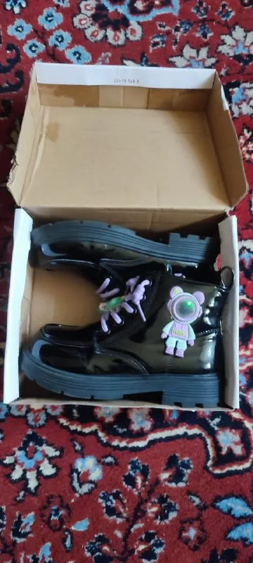 Описание: продам детские ботинки белые 30 размер. чёрные 32.хорошее качество есть несколько потёртостей. макеевка. цена: 1200 руб. 📲 tg: danil bondarenko 📞🇷🇺звоните: +79494003414 барахолка днр - фотография - 3