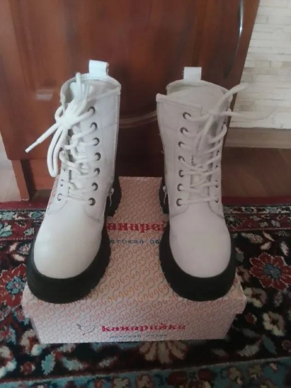 Описание: продам детские ботинки белые 30 размер. чёрные 32.хорошее качество есть несколько потёртостей. макеевка. цена: 1200 руб. 📲 tg: danil bondarenko 📞🇷🇺звоните: +79494003414 барахолка днр - фотография - 6