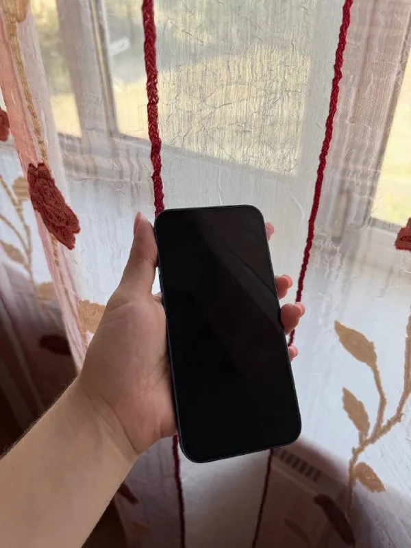 Описание: продам айфон 13/256 акб 77% телефон в отличном состоянии носился всегда в чехле и защитном стекле не вскрывался город горловка +79493927031 цена: 30000 руб. 📲 tg: liza 📞🇷🇺звоните: +79493927031 барахолка днр - фотография - 2