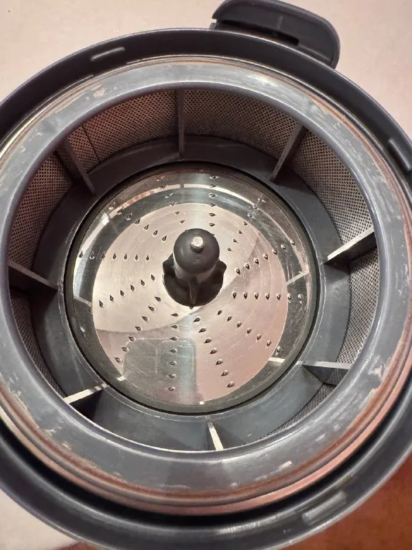 Описание: соковыжималка kenwood je900 в хорошем состоянии. коробки нет донецк, ленинский район цена: 3200 руб. 📲 tg: валерия 📞🇷🇺звоните: 79493167887 барахолка днр - фотография - 3