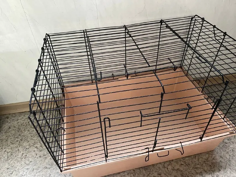 Описание: продам клетку 56x40см (прикреплена на фото) - 2000₽ и лоток 33x22 (прикреплен на фото) - 350₽. пользовались аккуратно, повреждений и дефектов нет. практически новые, брались для декоративных кроликов. отлично подойдут как для маленьких грызунов (хомячки, крыски), так и для более крупных (кролики, морские свинки). территориально - ворошиловский район, возле набережной цена: 2350 руб. 📲 tg: 𝚟𝚕𝚊𝚍𝚒𝚜𝚕𝚊𝚟. 📰 📞🇷🇺звоните: +79494682263 барахолка днр - фотография - 3