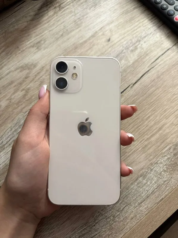 Описание: продам iphone 12 mini на 128 гб ✅аккумулятор 76% ✅батарея не менялась ✅экран не менялся ✅задняя крышка и стекло в идеальном состоянии, без царапин ✅приобретен в польше ✅в комплекте коробка, шнур, 🎁 4 чехла. цена: 22000 руб. 📲 tg: юлия 📞🇷🇺звоните: +79493074724 барахолка днр - фотография - 2