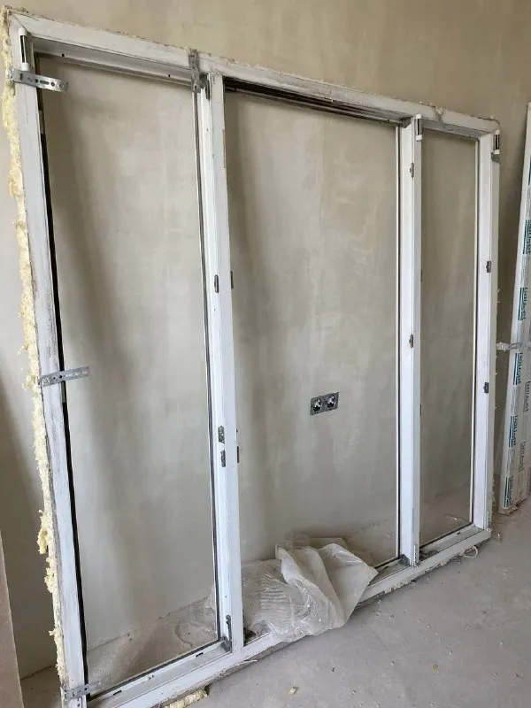 Описание: продам два одинаковых пластиковых окна в хорошем состоянии, от застройщика, не использовались. оба окна трёхстворчатые, все створки открываются. на всех створках предусмотрено микро проветривание. размер 1.800*1.730 киевский район, самовывоз. цена указана за одно окно. цена: 13000 руб. 📲 tg: валентина 📞🇷🇺звоните: +79496057574 барахолка днр - фотография - 2