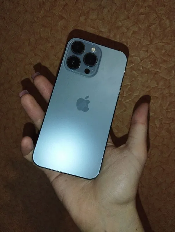 Описание: iphone 13 pro 256gb характеристики: • внешнее состояние: 4/5 • процессор: apple a15 bionic • дисплей: 6.1” oled, 1170 x 2532 • батарея: 3095 мач • емкость аккумулятора: 91% • sim-карта: nano sim + esim • объем памяти: 256gb 🔍 нюансы: • есть пятно на дисплее • привязка к чужому icloud (не активирован, пароли утеряны) • не ворованные, проверены, просто забыли пароли • была замена основной камеры, работают 1х-2х зум идеально для запчастей, восстановления или использования без icloud пишите в личные сообщения цена: 18000 руб. 📲 tg: riri 📞🇷🇺звоните: +79490000000 барахолка днр - фотография - 2