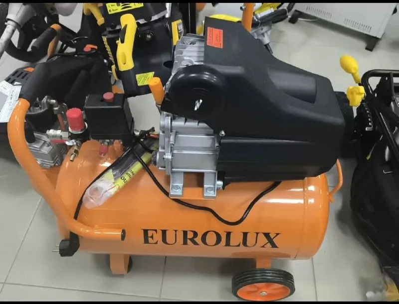 Описание: новый компрессор масляный поршневой воздушный 300/50 eurolux. 👍 бак 50 л 👍 мощность 2000 в... - фотография - 1