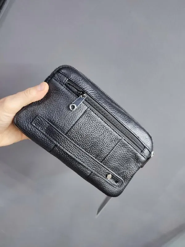 Описание: 💥продам сумку мужскую из натуральной кожи. 👍 отличная мужская сумка (новая). сумка широкая, вместительная с двумя рядами основных карманов на молниях. в такую барсетку прекрасно поместятся все личные повседневные мужские вещи, например, мобильный телефон, автодокументы, кошелек, ключи, паспорт и многое другое. для солидного занятого мужчины такая барсетка будет просто находкой. достоинства: функциональная, вместительная, интересный дизайн. размер: 23 х 14 х 7 см. цена: 3495 руб. 📲 tg: валентина бараненко 📞🇷🇺звоните: +7949 450 92 20 барахолка днр - фотография - 6