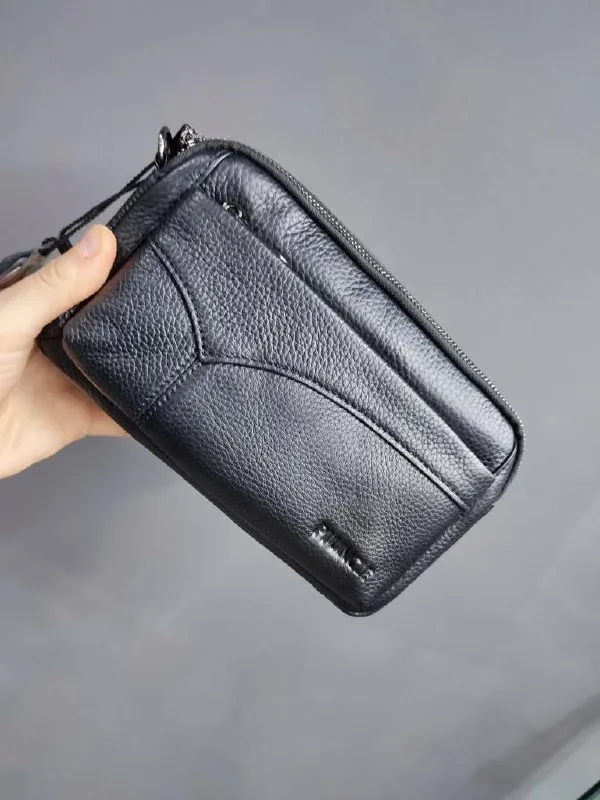 Описание: 💥продам сумку мужскую из натуральной кожи. 👍 отличная мужская сумка (новая). сумка широкая, вместительная с двумя рядами основных карманов на молниях. в такую барсетку прекрасно поместятся все личные повседневные мужские вещи, например, мобильный телефон, автодокументы, кошелек, ключи, паспорт и многое другое. для солидного занятого мужчины такая барсетка будет просто находкой. достоинства: функциональная, вместительная, интересный дизайн. размер: 23 х 14 х 7 см. цена: 3495 руб. 📲 tg: валентина бараненко 📞🇷🇺звоните: +7949 450 92 20 барахолка днр - фотография - 7