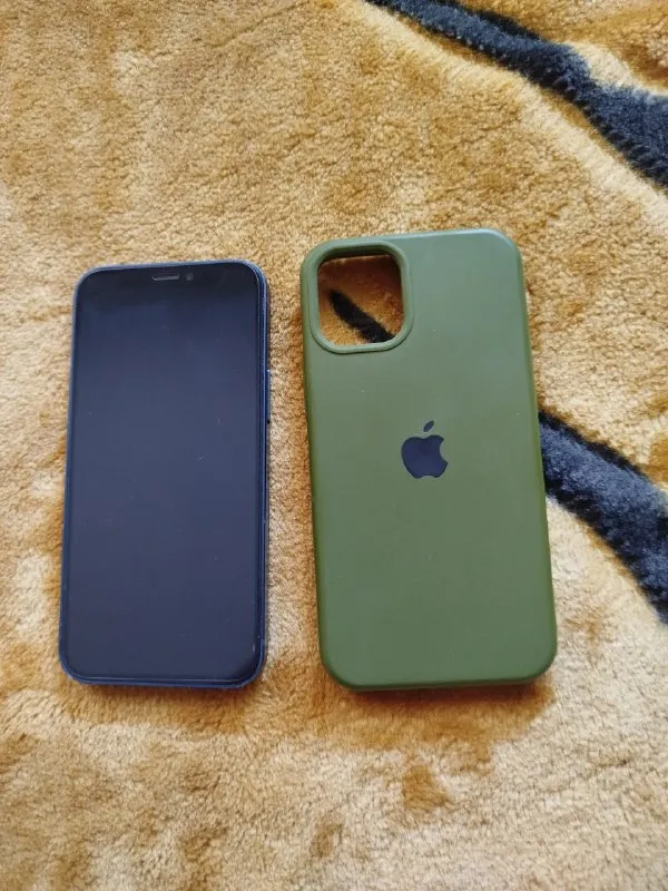 Описание: продам или обменяю iphone 12 mini. из минусов: не работает face id разбита задняя крышка в... - фотография